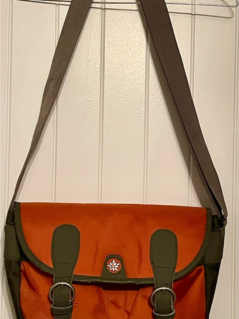 Sherpani Orange and Olive Crossbody Messenger Bag